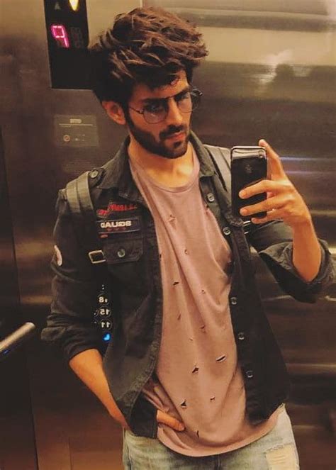 Kartik Aaryan Height, Weight, Age, Body Statistics - Healthy Celeb