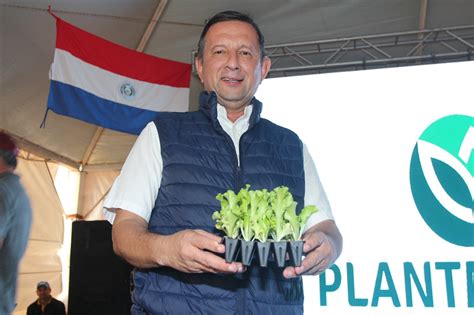 Kanye West Bianca Censori y el escándalo por el vestido nude En Paraguay Net