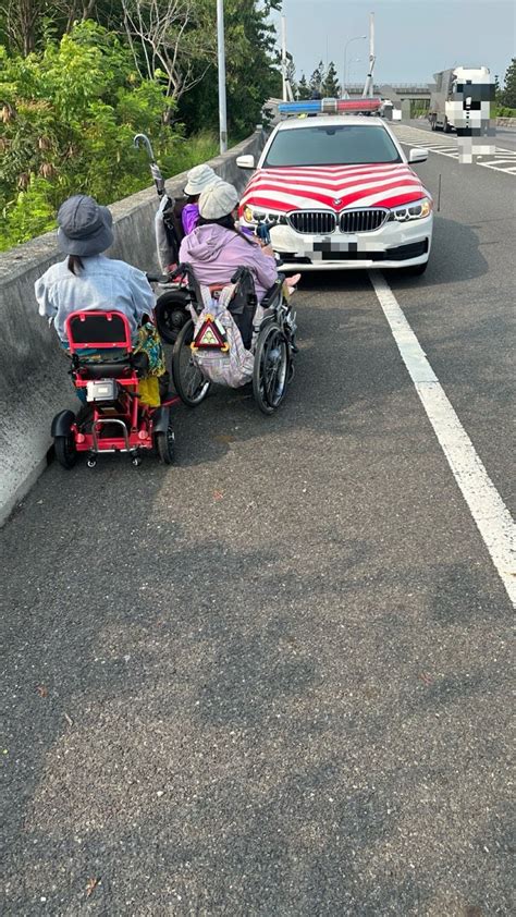 危險！國道1號路肩驚現3輛電動輔助車 疑因路況不熟誤上國道 社會萬象 社會 聯合新聞網