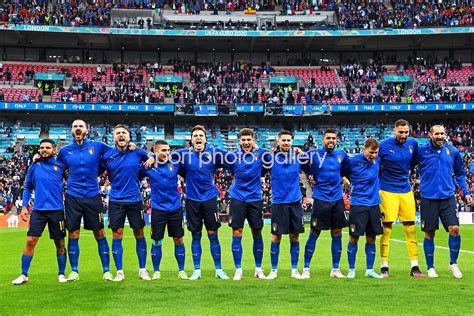 Italy team national anthem emotion v Spain Semi Final Euro 2020 Images ...