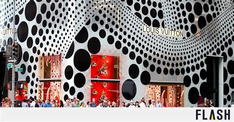 Louis Vuitton Animatronic Version Yayoi Kusama