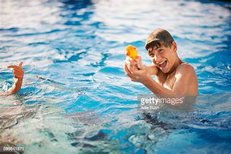 Two Girls Squirting Photos Et Images De Collection Getty Images