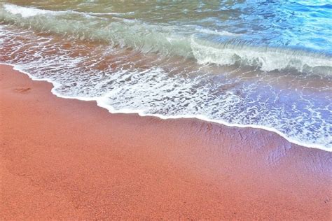 Dove vedere una spiaggia di sabbia rossa a Maui Hawaii: Escursione a hidden Kaihalulu Beach ...