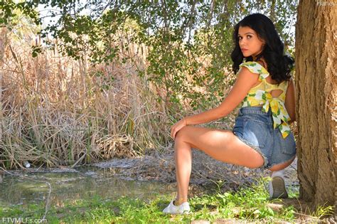 Harley Haze Fresh Lemonade Latina Sexy Girls
