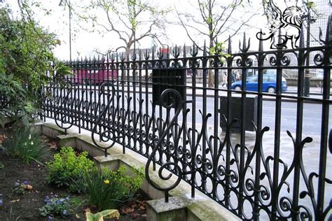 Pros And Cons Of Wrought Iron Fences Plus Possible Alternatives In 2022