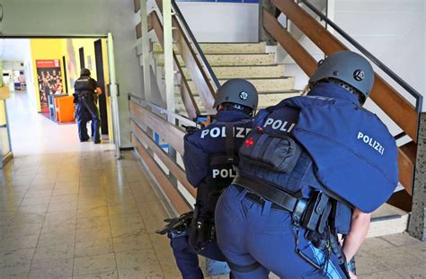 Amoklauf Bung Polizei St Rmt Durch Bayreuther Gymnasium Bayreuth