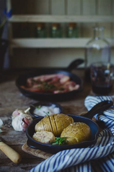 Chuletas De Cordero Al Horno Con Patatas Hasselback