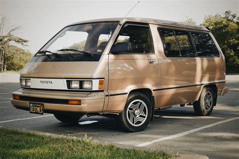 Period Perfect 1985 Toyota Van Le Toyota Van Toyota Previa Toyota