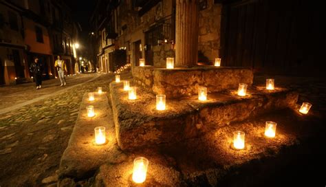 Galeria Cientos De Velas Ambientan La Noche De Las Almas Blancas En