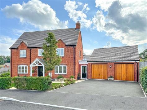 Pippin Drive Welland Malvern Bed Detached House For Sale