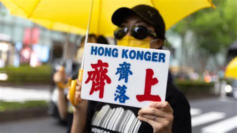 容海恩现象：国安法下香港议员的“大义灭亲”与家庭关系变迁 Bbc News 中文