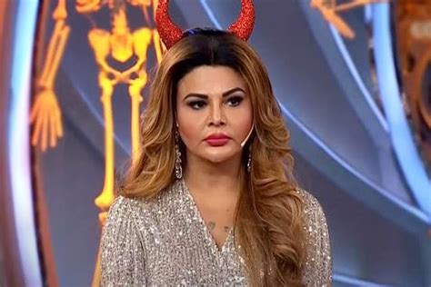 Rakhi Sawant Rakhi Sawant Gets Trolled For Performing Namaz In Short