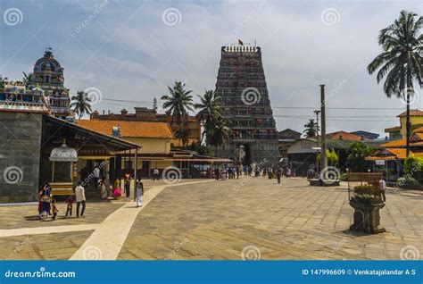 Beautiful Sringeri Temple On The Banks Of Tunga River In Karnataka ...