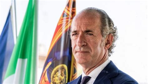 VENEZIA IL PRESIDENTE DEL VENETO LUCA ZAIA ANCORA CONTESTATO