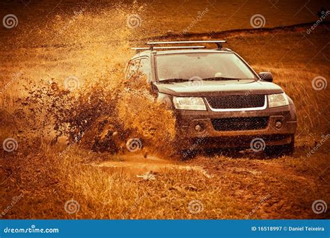 Off Road Mud Splash Stock Image Image Of Extreme Land 16518997