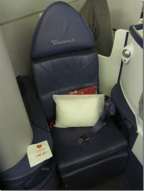 Delta 777 Flat-Bed Business Class Review – Atlanta To Los Angeles - Points Miles & Martinis