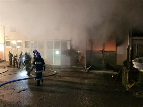 160 Kameraden im Einsatz Neun Feuerwehren bekämpften Brand in