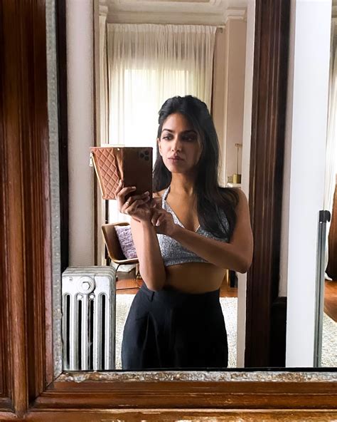 Yasmin Aliya Khan Nude