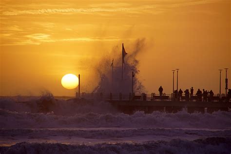 Onda Che Si Infrange Contro Il Pontile Di Forte Dei Marmi Flickr