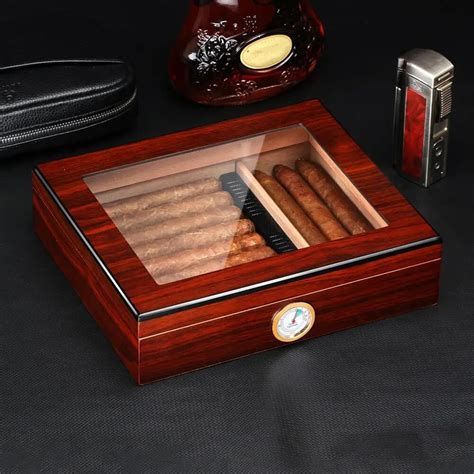 High Grade Cedar Wooden Cigar Humidor Large Capacity Space Cigar