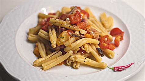 Casarecce Pomodoro Guanciale E Ficazza