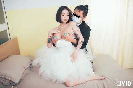 全裸開穴四點全露點 含影片naked breast無遮強推薦伴郎看到暗戀已久的同學要嫁人等待迎娶時使出超高性愛絕技 射精 狂抽猛