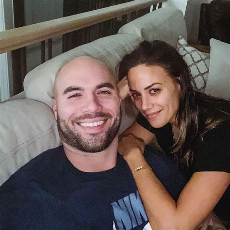 Jana Kramer Poses Topless To Show Off Breast Implants After Filing For Divorce From Cheating