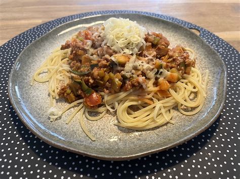 Spaghetti Met Kipfilet Courgette En Tomatensaus Brutsellog