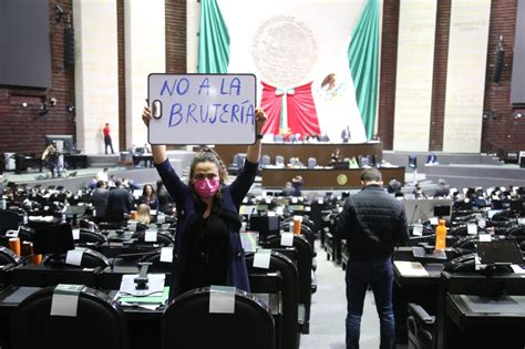 Llegan Escobas Y Muerte A San Lázaro Durante Discusión Del Pef