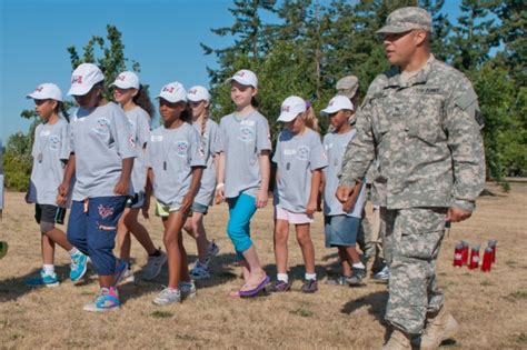 Kids Strengthen Army Ties Article The United States Army