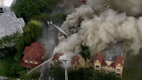 Incendio Y Tiroteo En Un Edificio De Miami Decenas De Personas Fueron Evacuadas Y Hay Múltiples