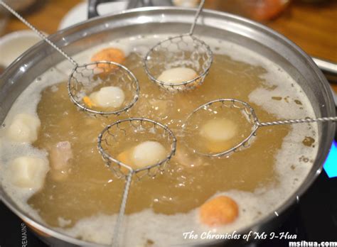Steamboat Hot Pot With A Portable Induction Cooker Recipe Portable Induction Cooker