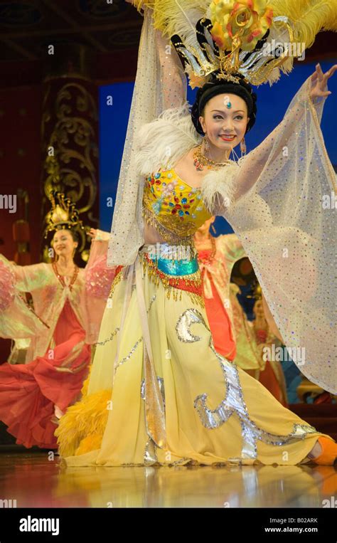 Tang Dynasty Performance of the Silk Road in Xi'an Stock Photo - Alamy