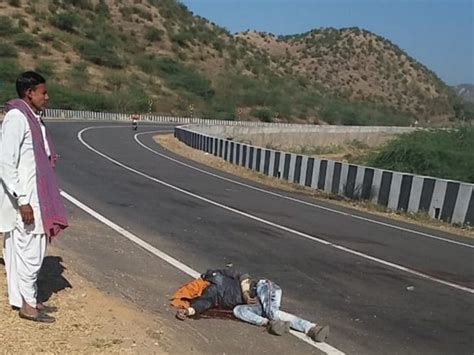 In Shahpura Jaipur Delhi Highway One Bike Rider Death In Road Accident