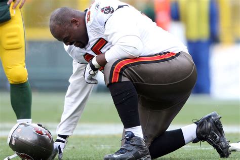 Tampa Bay Buccaneers Injury Report, Week 17: Defensive Line Woes Could ...