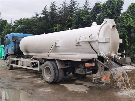 Reliable Supply Fecal Suction Truck M Faw Suction Sewage Truck