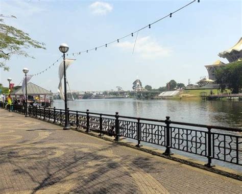 kuching city   hari  malam  pontianak amazing borneo indonesia