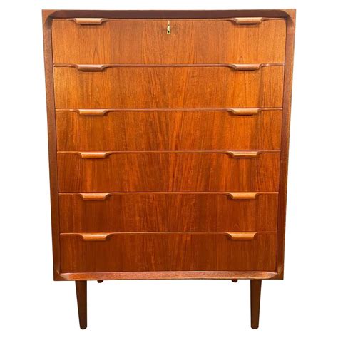 Vintage Danish Mid Century Modern Teak Chest Of Drawers Dresser For