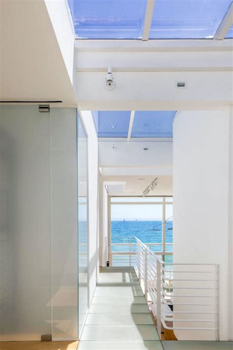 Oceanfront Malibu Beach House By Richard Meier Reduced To 62m Photos