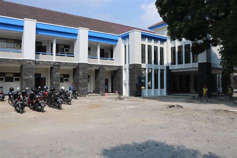 Civitas Akademika FKIP Tempati Gedung Baru Fakultas Keguruan Dan Ilmu