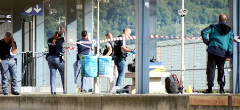 Malcom Ucciso A Anni Mentre Aspetta Il Treno Lagguato E La Fuga