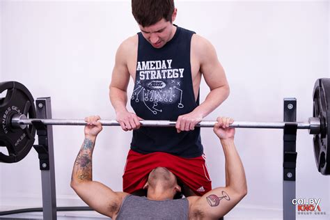 Free Form Gym Fuck BAREBACK ColbyKnox