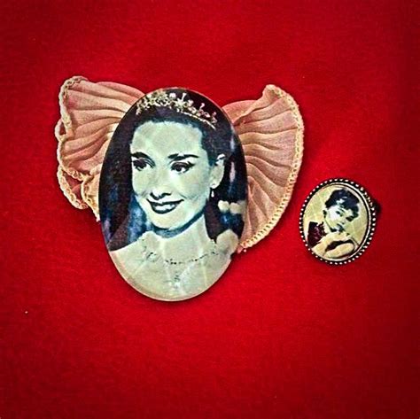 Vintage Audrey Hepburn Brooch Ring Set Hobbies And Toys Memorabilia