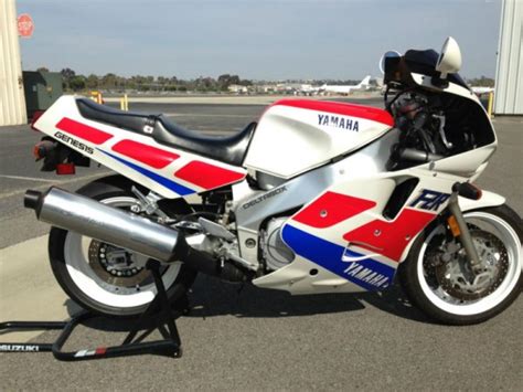 1991 Yamaha FZR 1000 Reduced Effect Moto ZombDrive