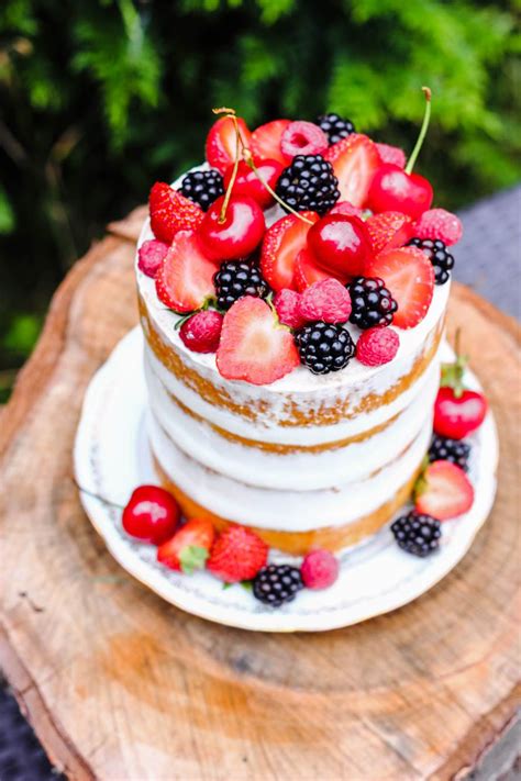 Super tendance le Naked Cake Un gâteau composé de couches de