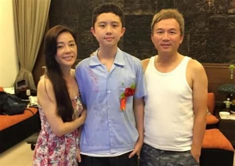 比羅志祥與母舌吻，李嘉欣與子共浴，狄鶯兒子12歲摸胸睡覺更可怕 每日頭條