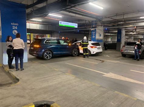 Accident grav în parcarea subterană a unui mall din București Ce au