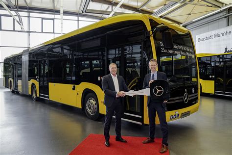 Daimler Buses Delivers Th Bus An Ecitaro To Dresden