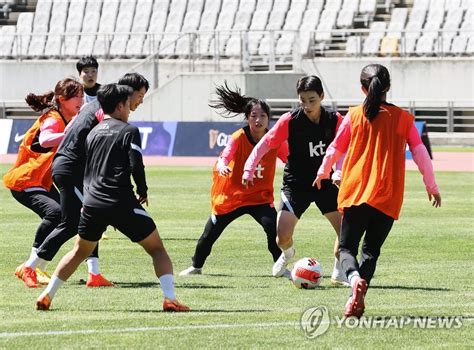 자메이카전 앞두고 훈련하는 여자축구 대표팀 연합뉴스