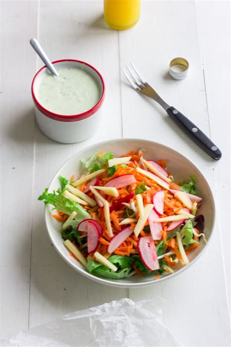 La Cocina De Aisha Ensalada Con Rabanitos Zanahoria Manzana Y Salsa